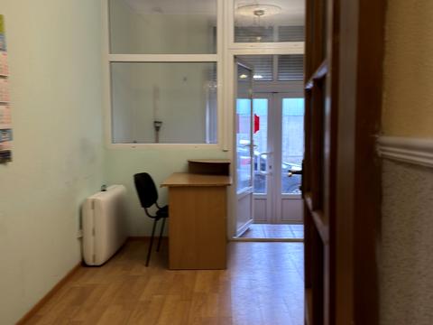 комерційна за адресою Володимира Великого вул., 5