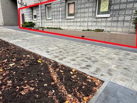 комерційна за адресою Воскресенська вул. (Леніна), 16