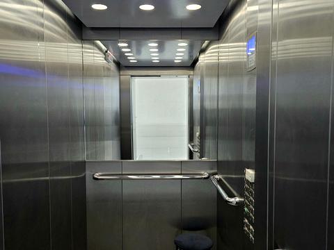 квартира за адресою Левка Лук'яненка вул. (Василя Жуковського), 16, 18, 20, 24