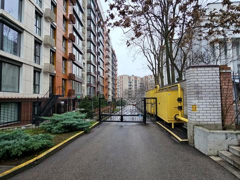 квартира за адресою Левка Лук'яненка вул. (Василя Жуковського), 16, 18, 20, 24