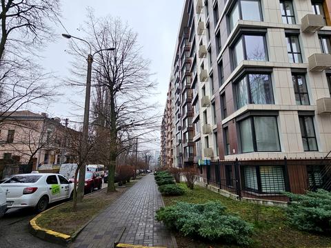 квартира за адресою Левка Лук'яненка вул. (Василя Жуковського), 16, 18, 20, 24