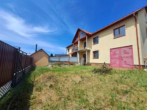 будинок за адресою Вишнева, 6