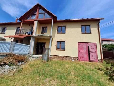 будинок за адресою Вишнева, 6