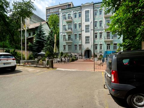 комерційна за адресою Еспланадна вул., 32В