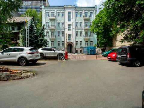 комерційна за адресою Еспланадна вул., 32В