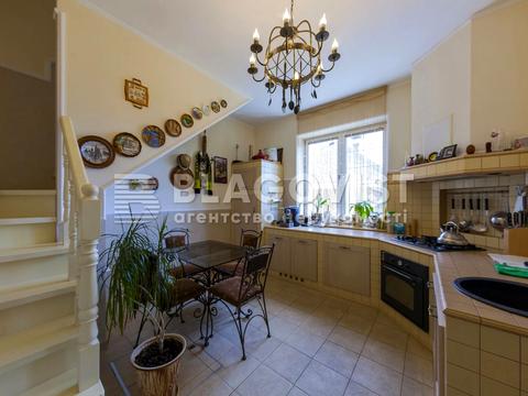 будинок за адресою Богатирська вул.