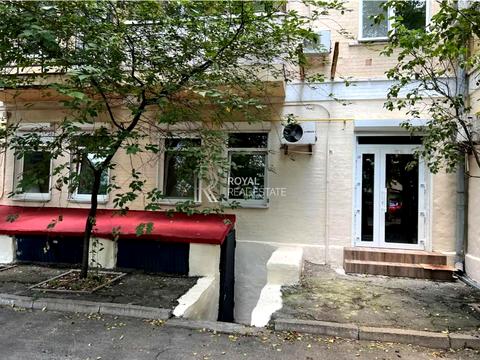 комерційна за адресою Різницька вул., 11