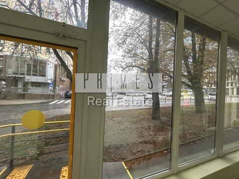 комерційна за адресою Чеська вул., 3