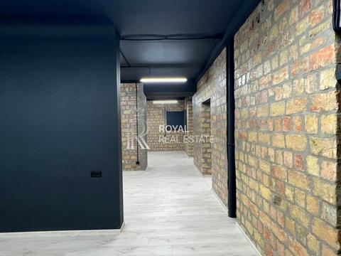 комерційна за адресою Різницька вул., 11