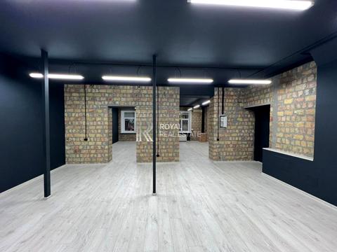 комерційна за адресою Різницька вул., 11