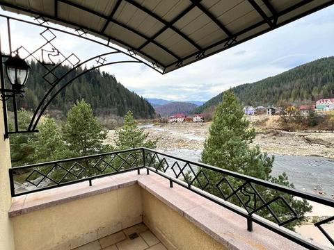 комерційна за адресою Грушевського вул., 2А