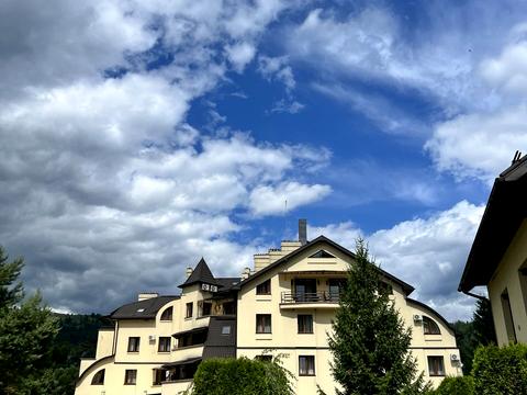 комерційна за адресою Грушевського вул., 2А