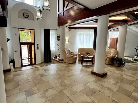 комерційна за адресою Грушевського вул., 2А