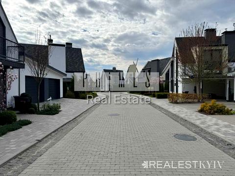 будинок за адресою Ценнтральна, 1