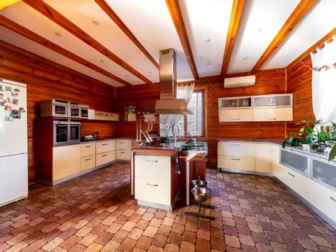 дом по адресу с. Петропавловская борщаговка,  ул.