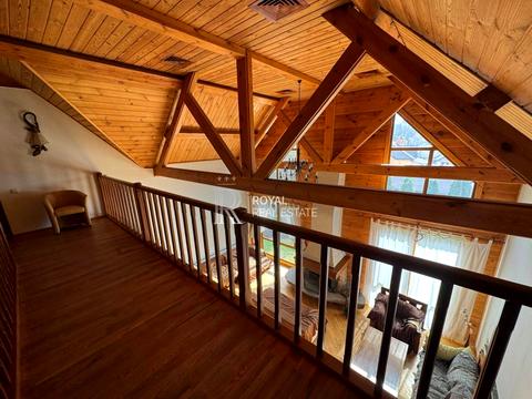 дом по адресу с. Петропавловская борщаговка,  ул.