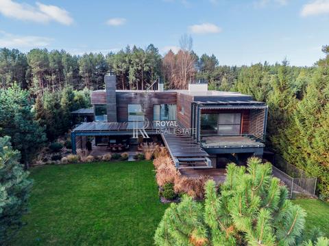 будинок за адресою Центральна