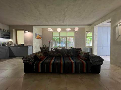 будинок за адресою Богатирська вул., 30-А