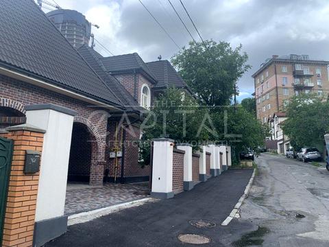 будинок за адресою Павла Загребельного вул. (Миколи Раєвського)