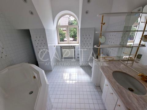 будинок за адресою Павла Загребельного вул. (Миколи Раєвського)