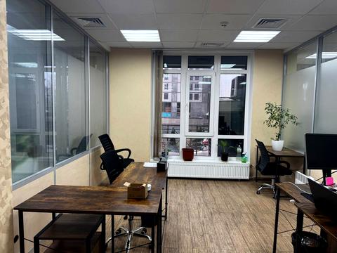 комерційна за адресою Михайла Максимовича вул. (Онуфрія Трутенка), 3-Г