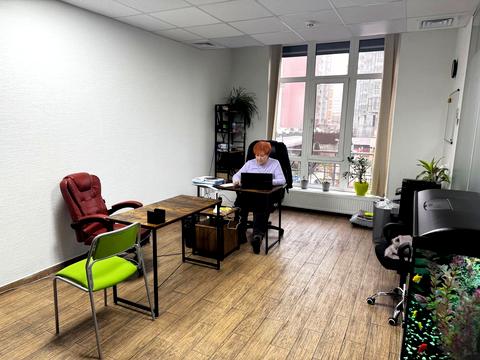 комерційна за адресою Михайла Максимовича вул. (Онуфрія Трутенка), 3-Г