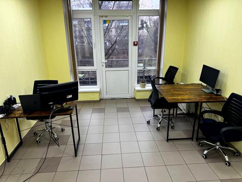 комерційна за адресою Михайла Максимовича вул. (Онуфрія Трутенка), 3-Г