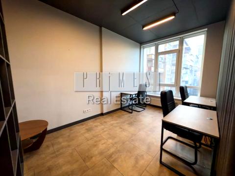 комерційна за адресою Жилянська вул., 68