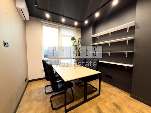 комерційна за адресою Жилянська вул., 68