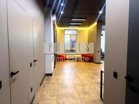 комерційна за адресою Жилянська вул., 68