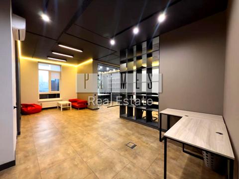 комерційна за адресою Жилянська вул., 68