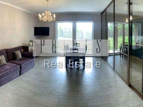 будинок за адресою Вишнева вул.