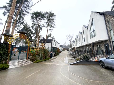 дом по адресу Евгения Коновальца ул.