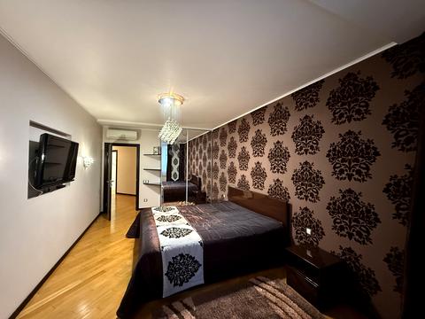 квартира за адресою Київ, Срібнокільська вул., 1