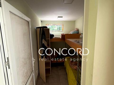 коммерческая по адресу Азербайджанская ул. (Бакинських Комісарів), 8-А