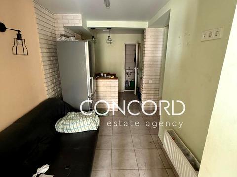 коммерческая по адресу Азербайджанская ул. (Бакинських Комісарів), 8-А