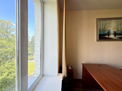 комерційна за адресою Трьохсвятительська вул., 4