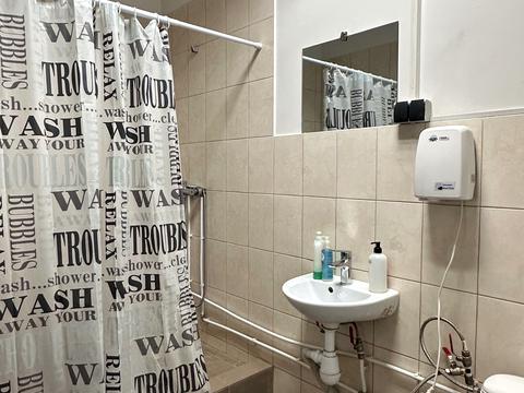 комерційна за адресою Срібнокільська вул., 1