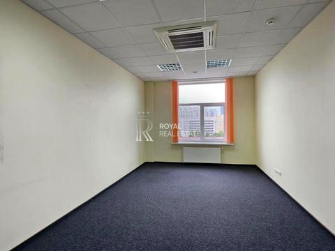 коммерческая по адресу Киев, Николая Михновского бульв. (Дружбы народов), 19