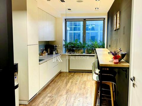 комерційна за адресою Спортивна пл., 3