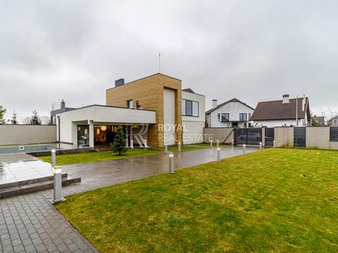 будинок за адресою Абрикосова вул., 8