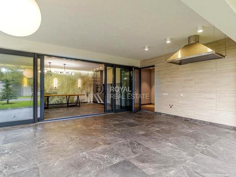 будинок за адресою Абрикосова вул., 8