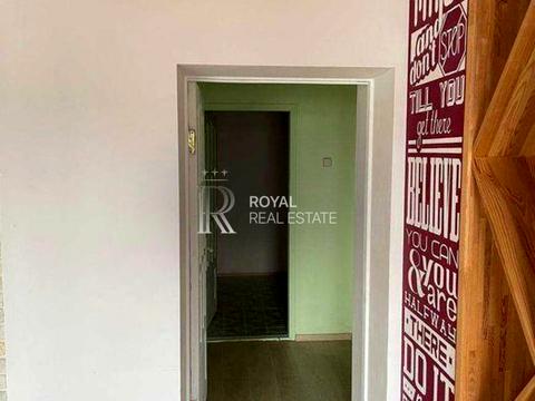 комерційна за адресою Володимира Івасюка, 1