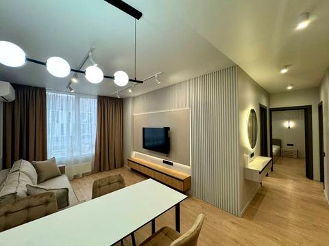 квартира за адресою Салютна вул., 2к19 Коло