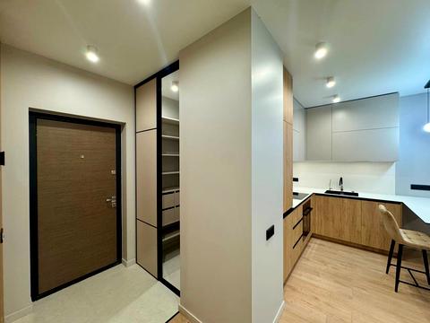 квартира за адресою Салютна вул., 2к19 Коло