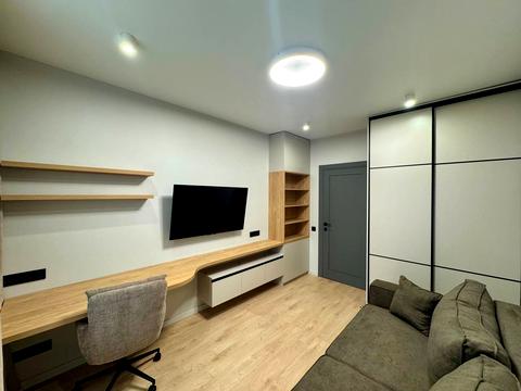 квартира за адресою Салютна вул., 2к19 Коло