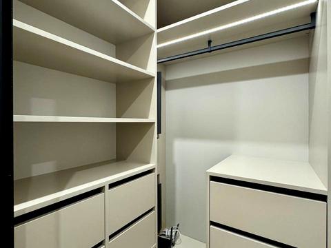 квартира за адресою Салютна вул., 2к19 Коло