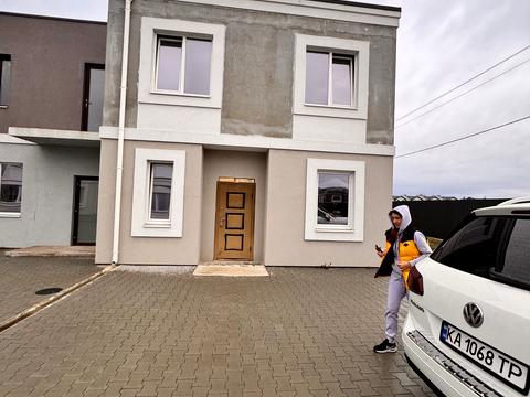 будинок за адресою с. Нові Петрівці, Озерна