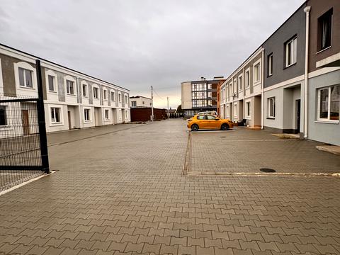 будинок за адресою с. Нові Петрівці, Озерна