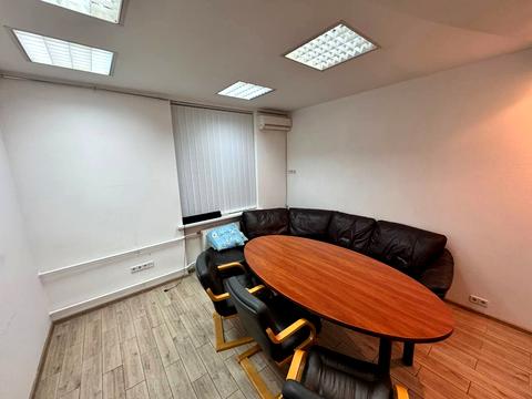 комерційна за адресою Оболонська вул., 39